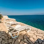 Waterfront * Trpanj