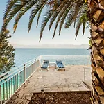 Waterfront * Trpanj