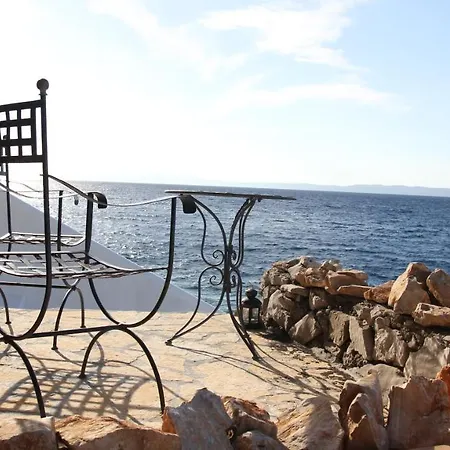 Waterfront * Trpanj