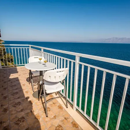Waterfront Apartment Trpanj