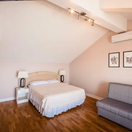 Waterfront Apartment Trpanj