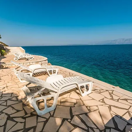Waterfront * Trpanj